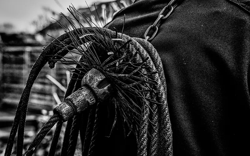 Photo d'un ramoneur en noir et blanc page Accueil MB Ramonage