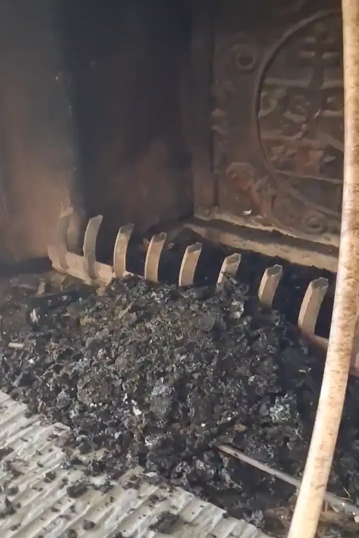 Photo pour la vidéo du ramonage de cheminée avec brosse