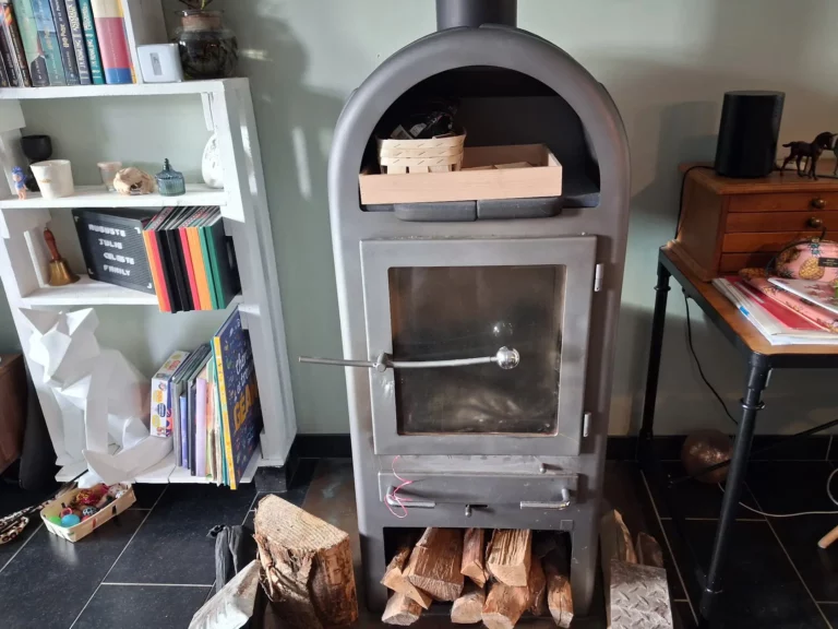Photo poêle à bois avant ramonage
